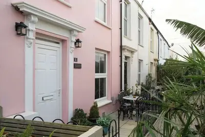 The Pink House Summar
