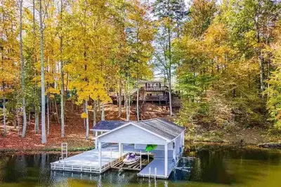 Image de Waterfront Cottage with Fast Wifi - Stay a Little Longer