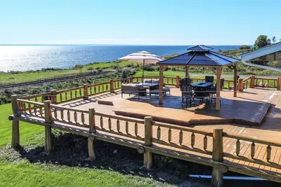 Image de The Simeon - Upscale Bay Views by Doorbed