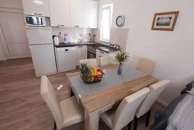 Image de Appartement de deux chambres prés de la plage Rogoznica (A-4805-a)