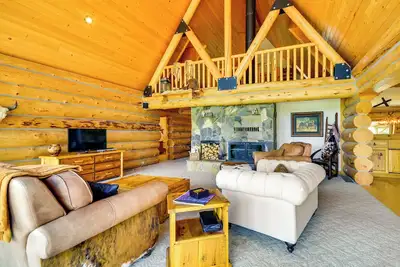 Image de Roberts A-Frame Log Cabin Near Red Lodge Mountain!