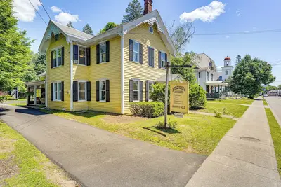 Image de 6 Mi to Lake George: Adirondack Home w/ Game Room