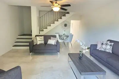 Image de comfort, privacy, tranquility, and prime location