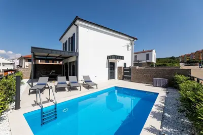 Image de Villa Bella with heated pool and Seaview