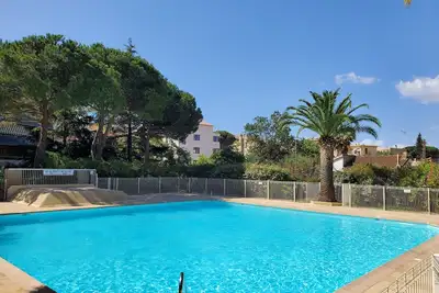 Image de Fréjus Plage, La Miougrano, studio 25m2, 2 Adultes, 2 enfants, 300m des plages, piscine et balcon