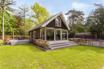 Image de Nieuw Prachtig Vrijstaand Vakantiehuis met Grote Tuin en Vlak bij de Holterberg