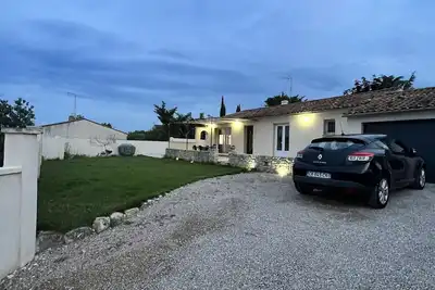 Image de Maison individuelle avec piscine et dépendance