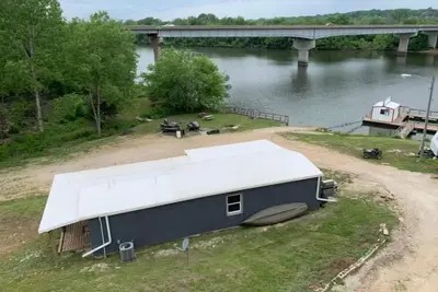 Image de New Waterfront Private Cabin on Lake of the Ozarks\nw/ private boat ramp and dock