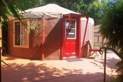 Quiet, cozy, inspirational Yurt.
