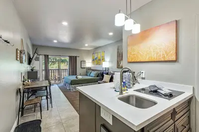 Image de Relaxing end unit getaway in the heart of park city