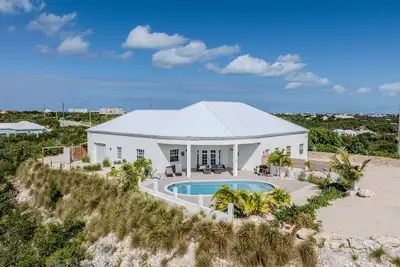 Image de Brand New Longbay Hills Villa w/ Pool - Panoramic Views & 5 Minutes to the Beach