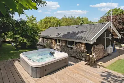 Image de Maison en bord de mer à Mesinge avec.