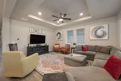 Image de Modern, cheerful home near Winter Park/Granby. Private Hot Tub, mountain views!