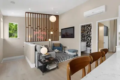 Image de Retro Reno Loft w Panoramic Views