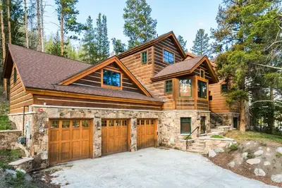 Image de Beautiful 6br home in West Keystone - w/ private hot tub, fireplace, and more!