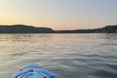 Image de Waterfront Retreat on Bankhead Lake