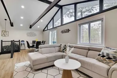 Modern 5br Sauna Poconos Home Near All Attractions