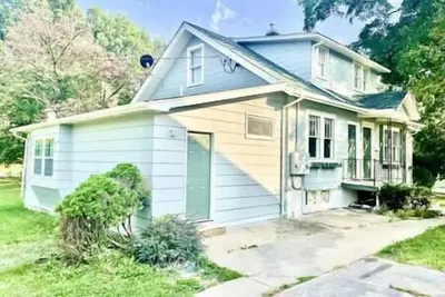 Nauvoo Area Arts and Crafts Upstairs Apt. Sleeps 6