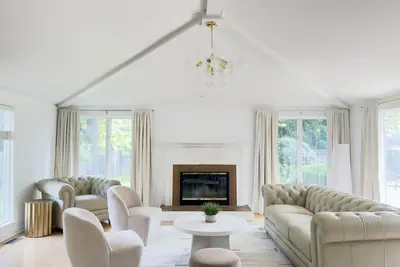 Image de Saugatuck City-Stylish Mid-Century Modern-Sleeps 8