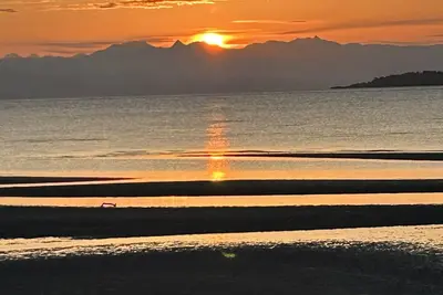 Image de Gorgeous modern 2 bedroom 2. 5 bathroom townhouse w/ beach access Ocean unit