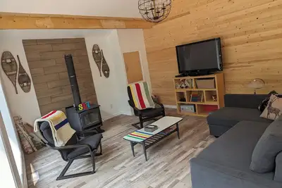 Image de Newly built, quiet family friendly cottage 2 min walk to Lake Wpg close to Hecla