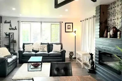 Image de Manitoulin Island, Cozy Retreat. 3 min Walk to Dock