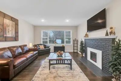 Image de Spacious 3br W/ great amenities. Less than 3mi to Mercy, Cox, Basspro, Downtown