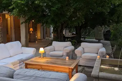 Image de Bastide climatisée avec piscine