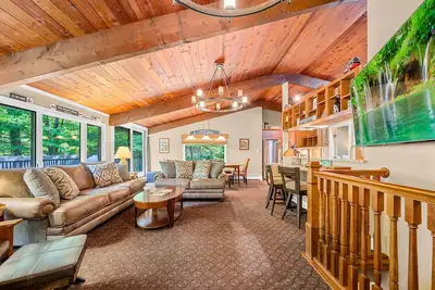 Image de The Slippery Slope Chalet at Pico: Ski-In/Ski-Out Escape at Pico Mountain & Close to Killington.