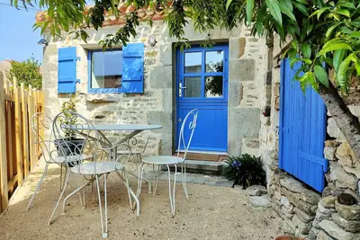 Image de Petite maison en pierre à 5 min de la plage