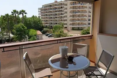 Image de Studio Cabine 4 Pers avec Aperçu Mer, Proche Plage, Terrasse, Parking Privé et Clim à Fréjus
