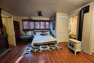 Image de Vintage Cottage in Downtown Davis
