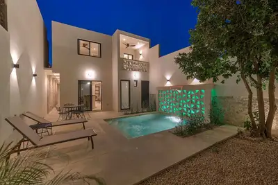 Casa Cigno in Merida Centro with Sunny Pool & Private Garage!