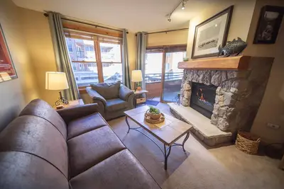 Courtyard Views, Walk to Gondola, On-site Hot Tub
