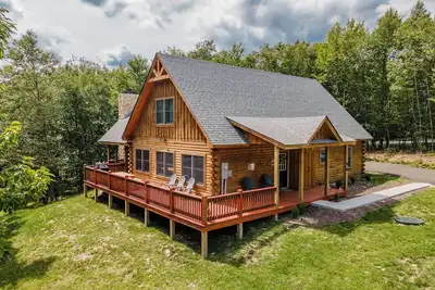 Image de New! A Wild Mountain Lodge: Lake Area, Wood Fireplace, Gas Fireplace!