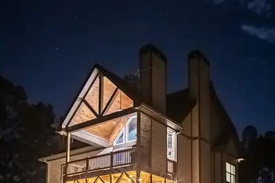 Image de Mountain Retreat: Hot Tub, Arcade, Indoor Basketball Game & More Fun Awaits