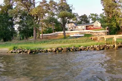 Image de Beautiful & Peaceful House Overlooking the River. Pets Welcome! Kayaks and Dock
