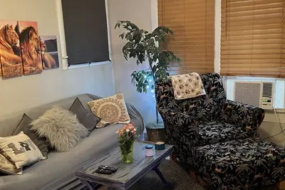 Image de The Lyons Den - Great work place with high speed internet near downtown.