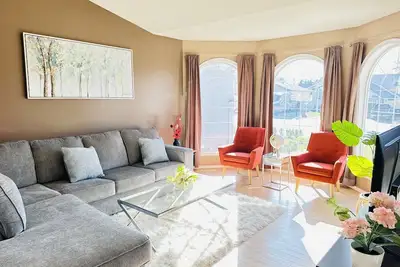 Image de Cozy 6 bedrooms single house with A&C