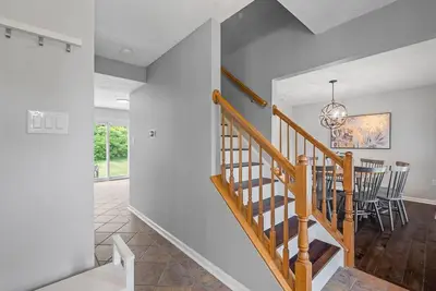 Image de Modern & Stylish 5 Bdr Home in Cranberry\/Pittsburg