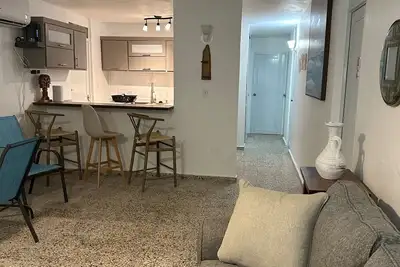Image de 3 bedroom 1 bath 5 min walk from the beach. Quiet residential family oriented
