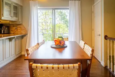 Image de Welcome to Samu's Lakeside Cabin, a nature lover's paradise!