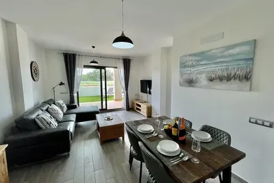 Fabuleux appartement de 3 chambres sur le terrain de golf, près de la plage
