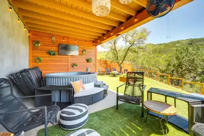 Image de Family-Friendly Canyon Lake Rental w/ Hot Tub!