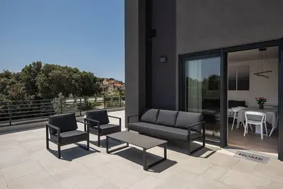 Image de Appartement moderne avec grande terrasse