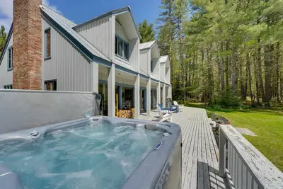 Image de Mendon Home w/ Hot Tub, Fire Pit & Near Skiing!