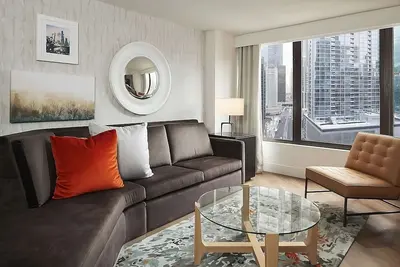 Image de Best Stay! 3 Relaxing Units, Onsite Pool, Parking, Near Art Institute of Chicago