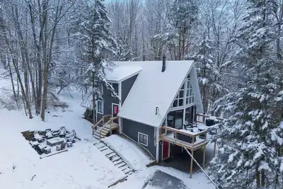 Image de Stunning Ellicottville Hilltop Ski Chalet