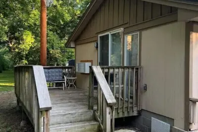 Image de Nice little cabin on the river\n