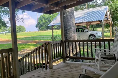 Image de Beautiful country setting! \nNearby historic east tx towns, Lakes and State Park.